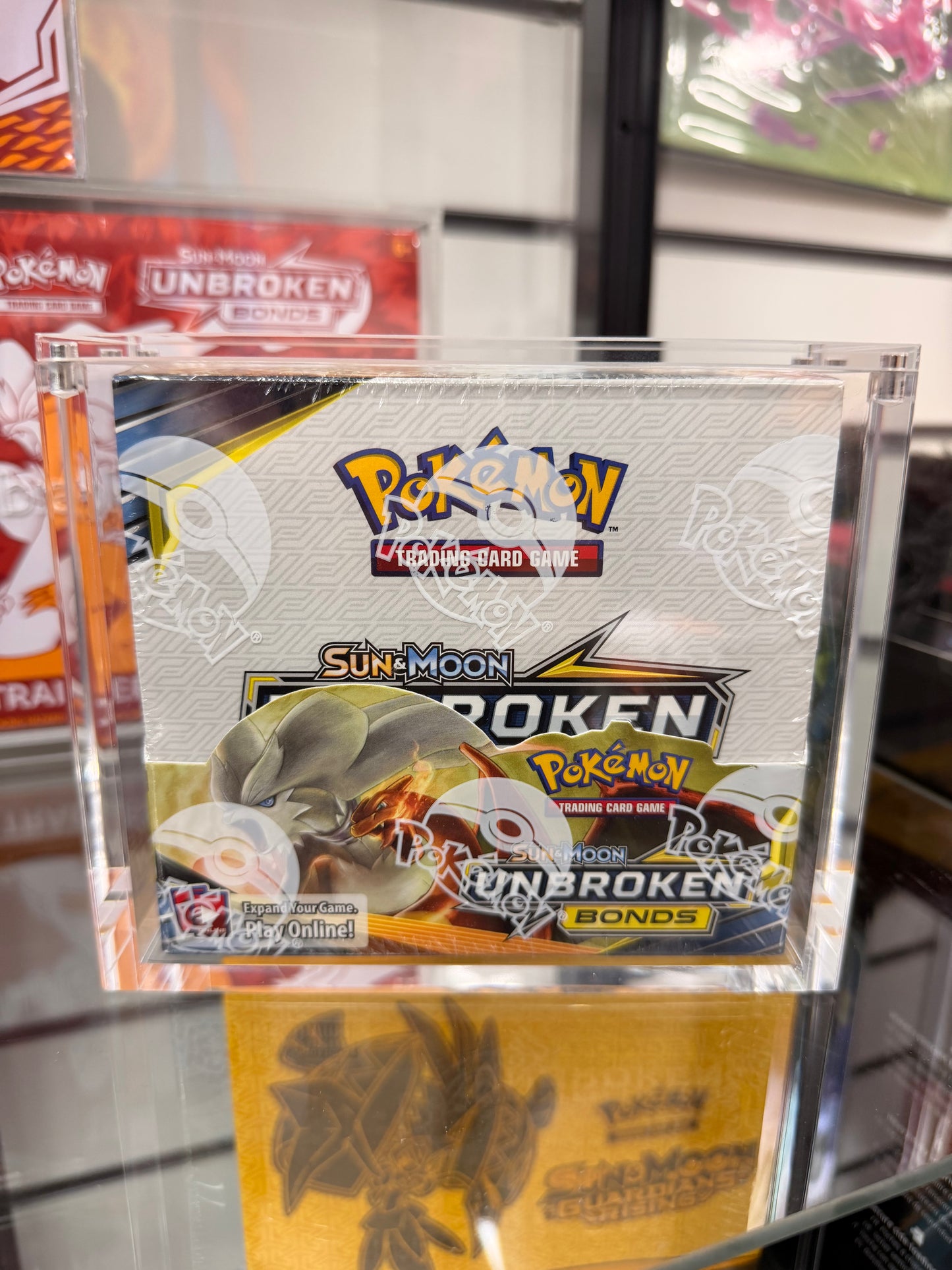 Pokémon TCG: Sun & Moon Unbroken Bonds Booster Box