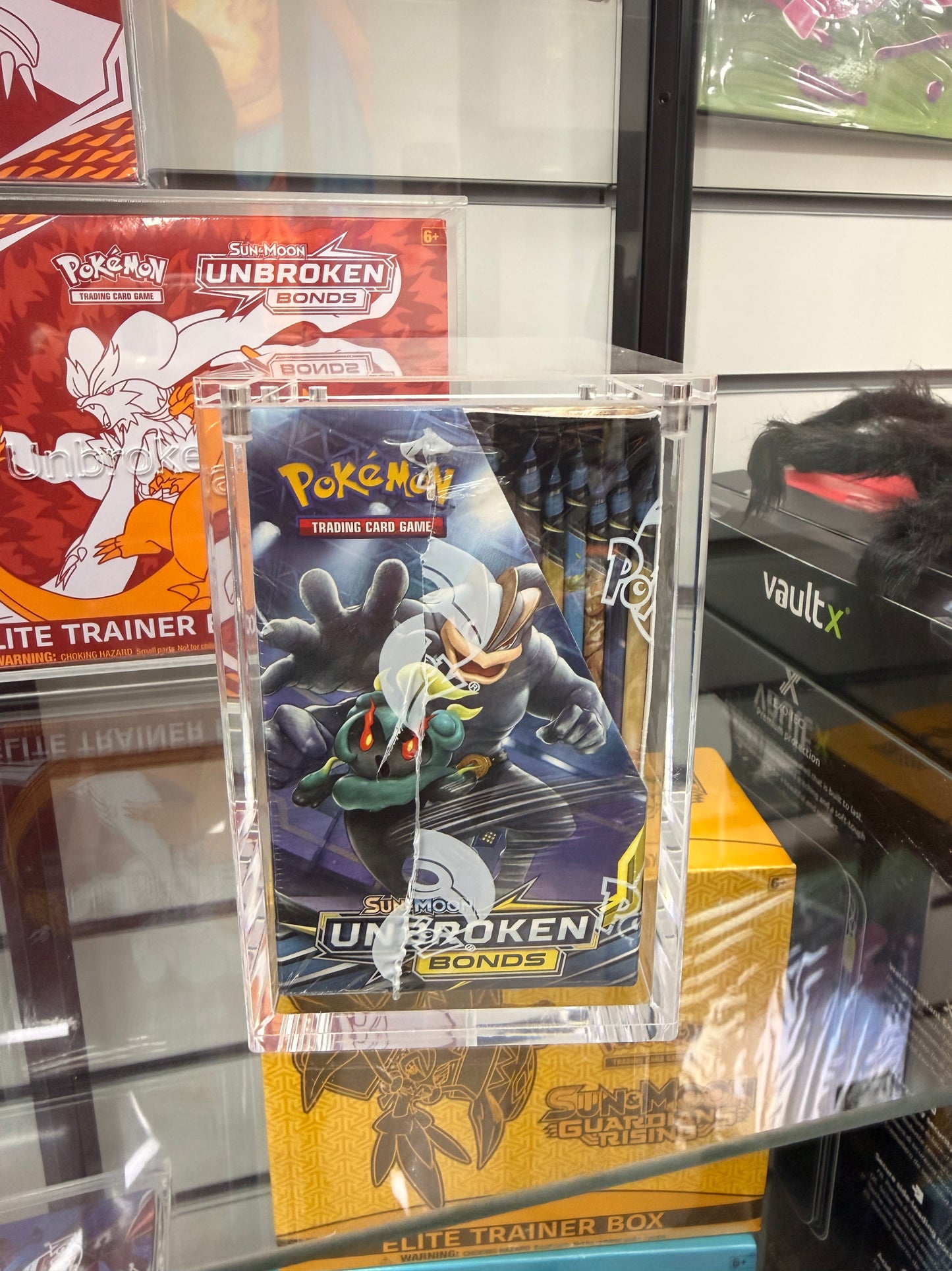 Pokémon TCG: Sun & Moon Unbroken Bonds Booster Box